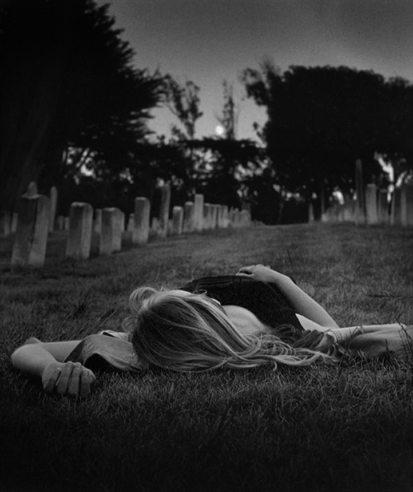 563_10langericia-cemetery-and-moon-1990.jpg