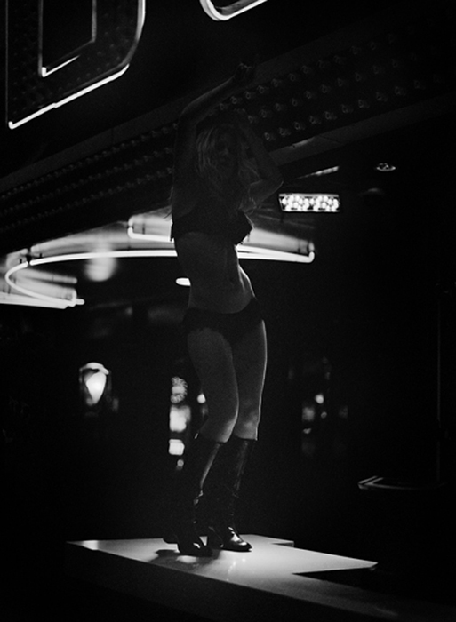 563_29langerbar-dancer-2010.jpg