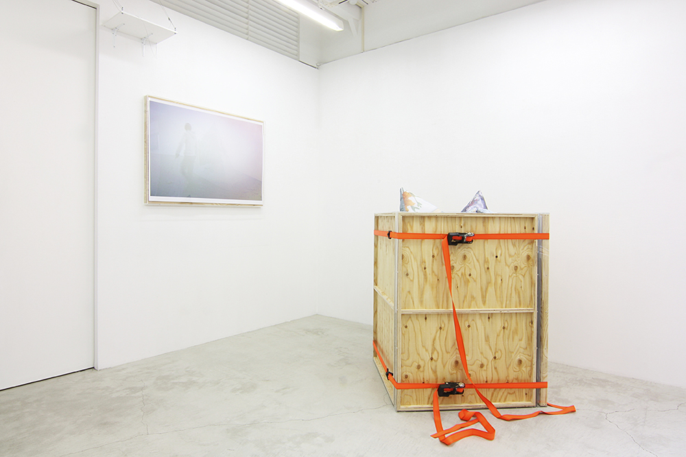 takaakiakaishi06_Installation view,on the flow,G/P gallery,2012.jpg