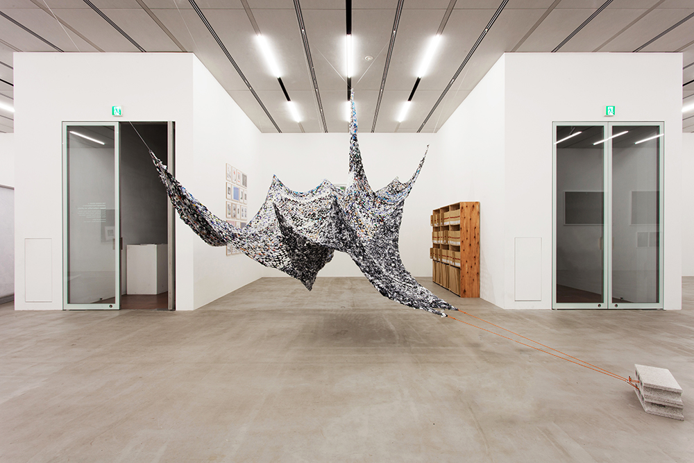 takaakiakaishi15_Installation view,hyper-materiality on photo, G/P gallery Shinonome,2015.jpg
